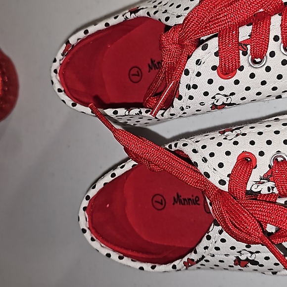 Minnie Mouse Lovers Lot polka dot sneakers size 7, bag& red glitter slippers EUC - Picture 6 of 16